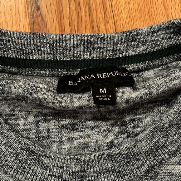 Lightly used green and gray Banana Republic sweater size M - Picture 2 of 2